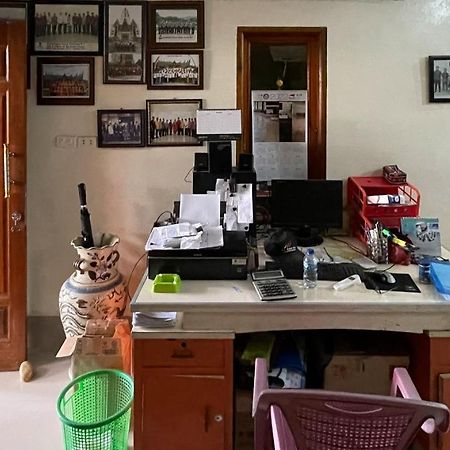 Valencia Homestay Redpartner Parapat Ngoại thất bức ảnh
